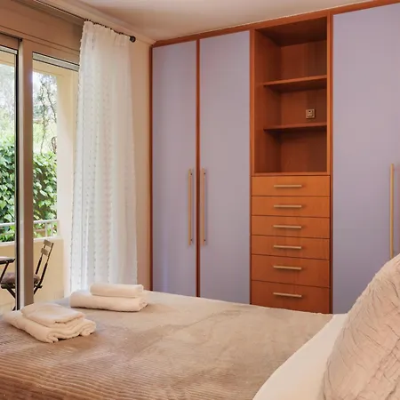 公寓 Bluenique Corfu *